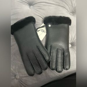 Ugg women’s gloves